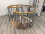 Ballustra parapetto con corde basse e corrimano in legno dritto - immagine 7
