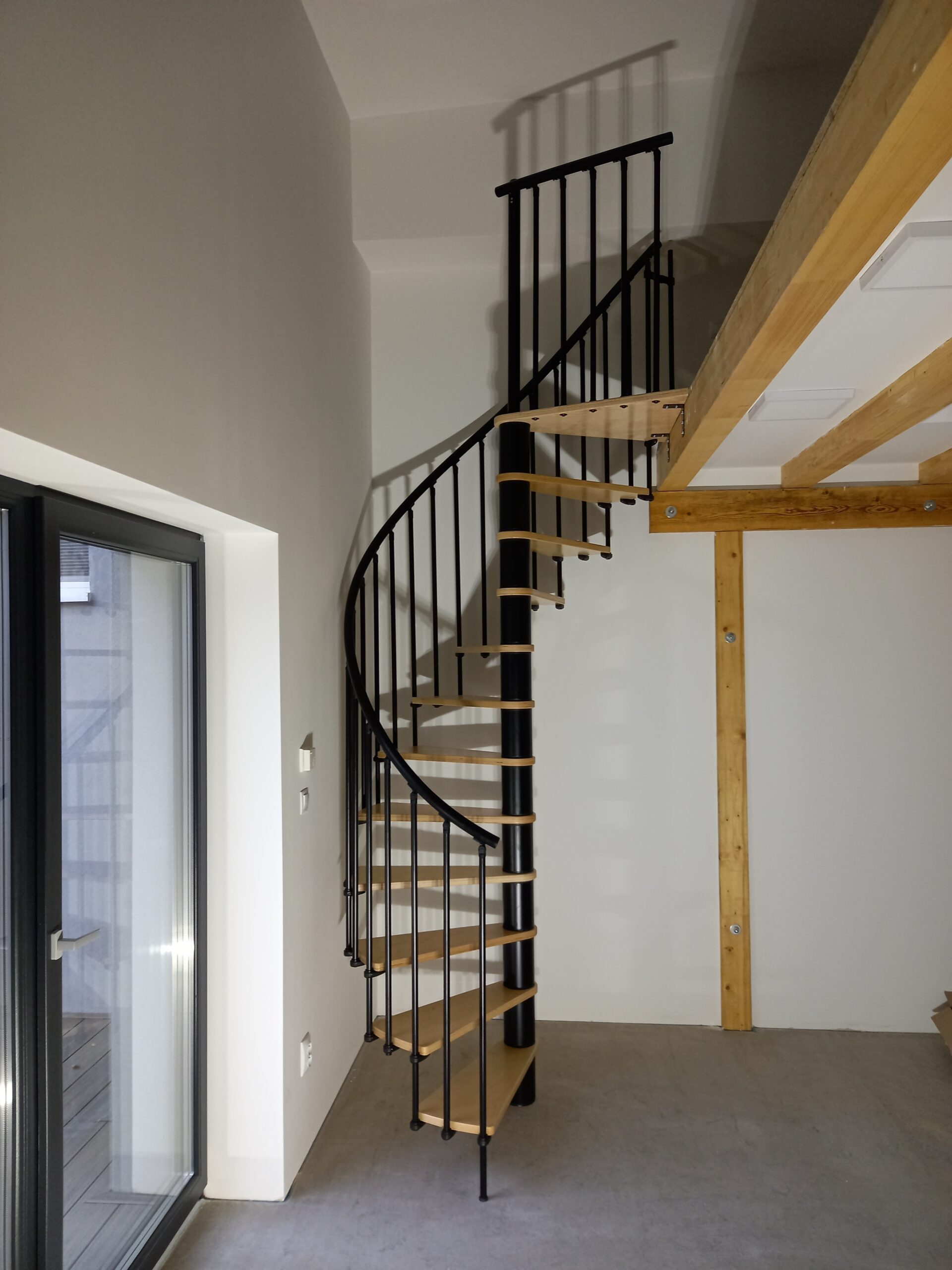Realizzazione della scala a chiocciola Minka Berlino